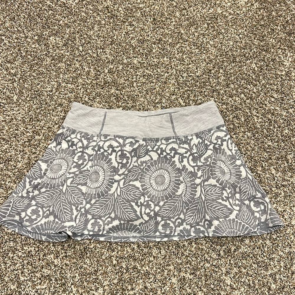 lululemon athletica Gray Patterned Mini Skirt